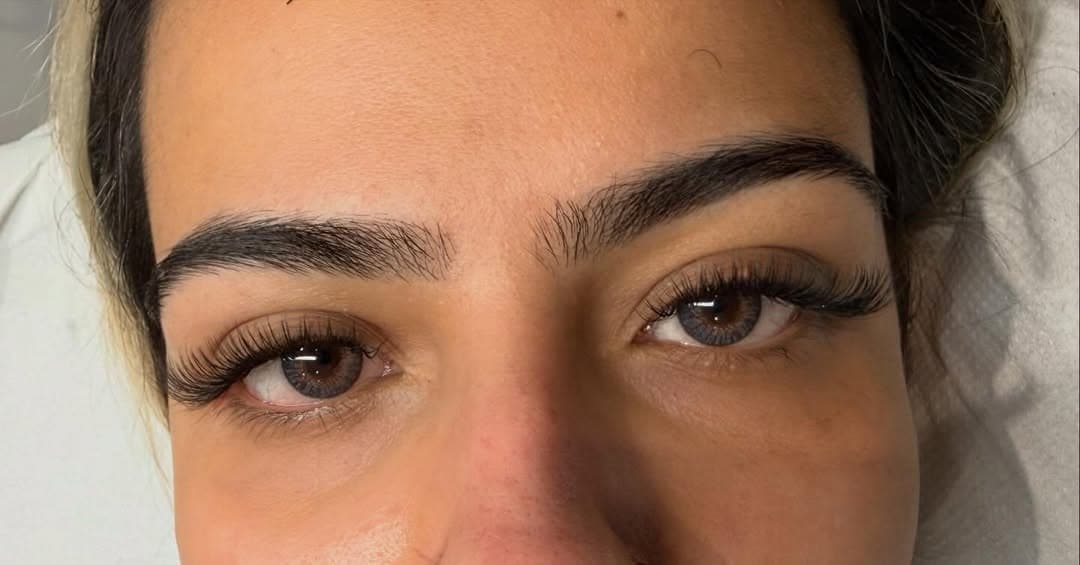 Close-up lash styling result